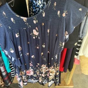 Women’s cap sleeved top